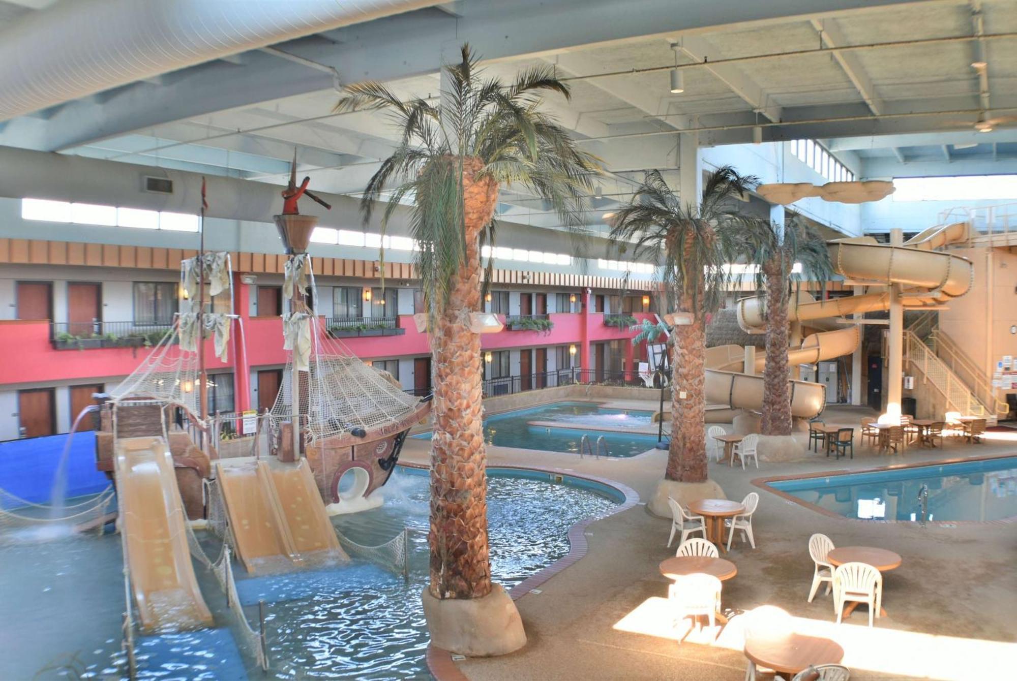 One Bedroom Suite with Two Queen Beds and Pool View - Second Floor - Non-Smoking